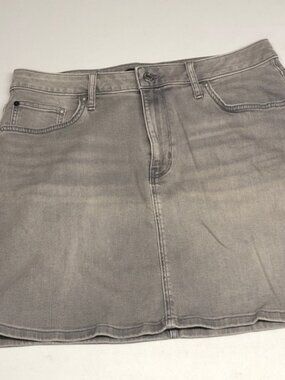 CALVIN KLEIN GRAYWASH JEAN SKIRT W14/32 L 16⭐️